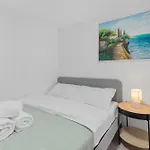 Central Town Cosy Apartment